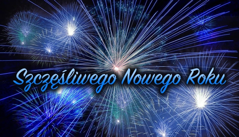 Piękne niebieskie fajerwerki witające nowy rok